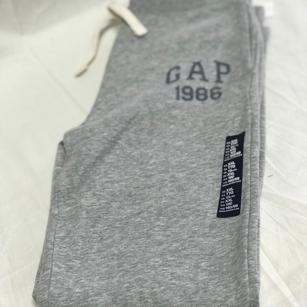 NWT Boys GAP Light Gray Sweatpants SzXXL